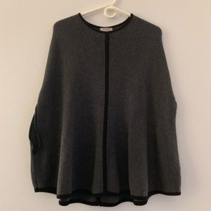NWOT Forever21 Chic Grey Black Sweater Cape Jacket